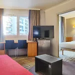 Comfortable Near La Defense With Elevator كوربوفوا