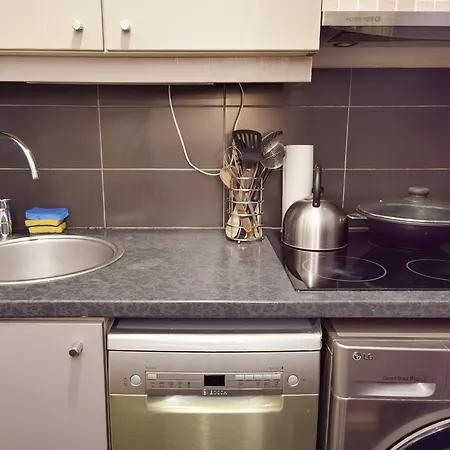 Apartment Comfortable Near La Defense With Elevator Courbevoie