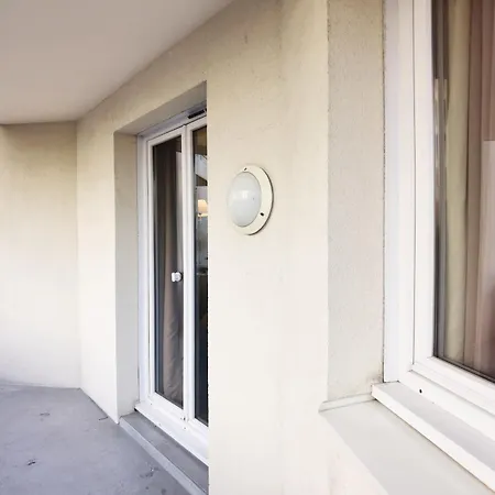 Comfortable Near La Defense With Elevator