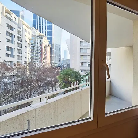 Comfortable Near La Defense With Elevator Apartment Courbevoie
