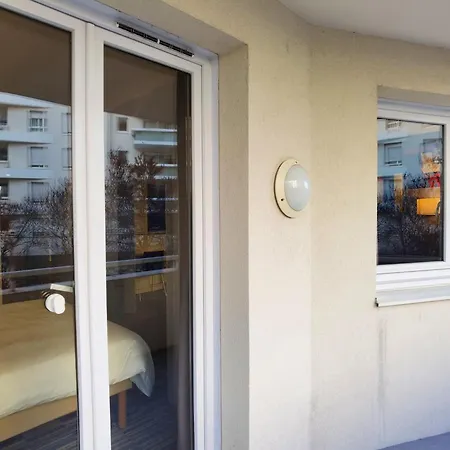 Comfortable Near La Defense With Elevator *