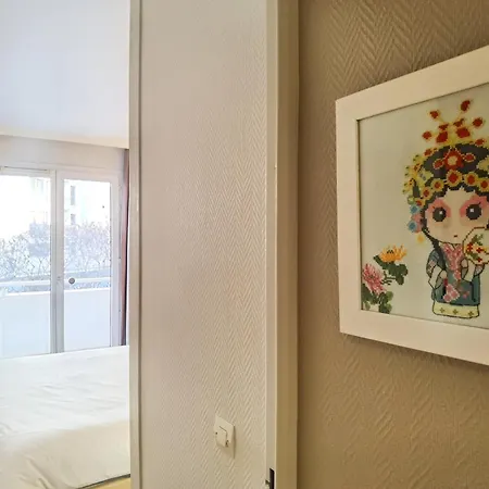 Comfortable Near La Defense With Elevator Apartment Courbevoie