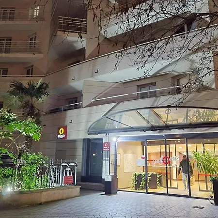 Comfortable Near La Defense With Elevator Appartement *