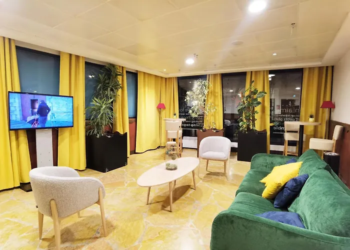 Comfortable Near La Defense With Elevator Appartement Courbevoie